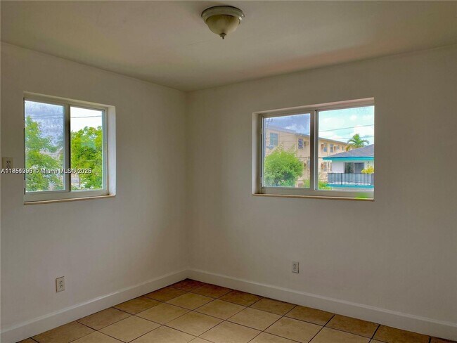 Foto del edificio - 931 SW 29th Ave