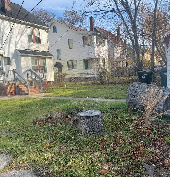 Foto del edificio - 13604 Maplerow Ave