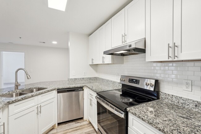 Building Photo - Wesley Hampstead Apartments at Douglasville