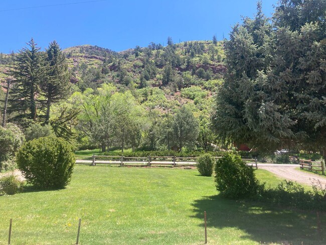 Foto del edificio - Quaint Farmhouse with Animas River Frontage