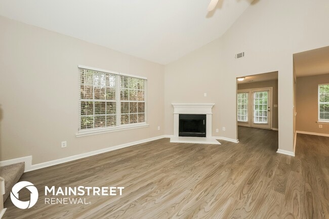 Building Photo - 10123 Deep Creek Dr