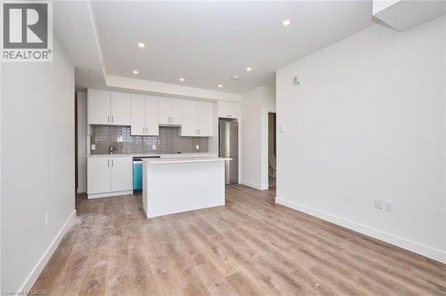 Photo du bâtiment - 461 Green Rd