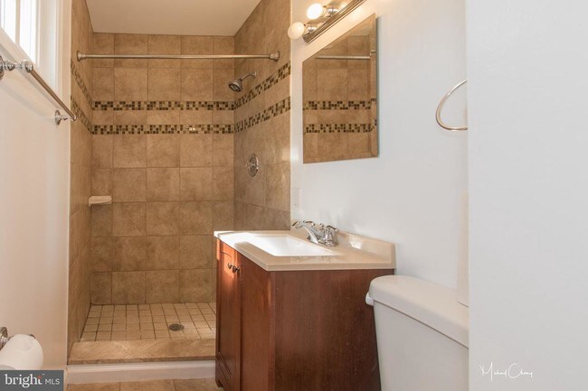 Foto del edificio - 11613 Greenlane Dr