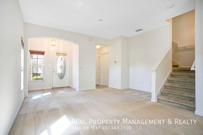 Building Photo - 3 BR / 2.5 BA Townhouse In Devon Place
