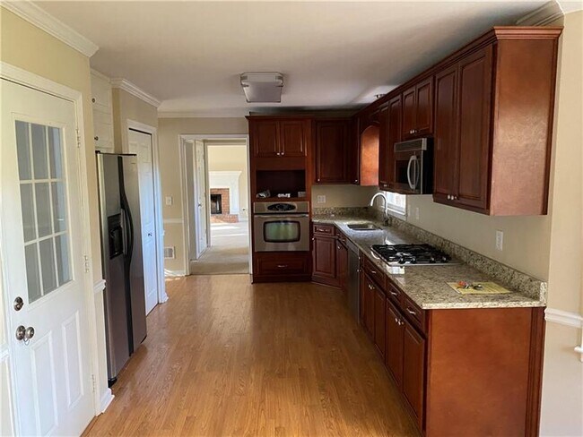 Building Photo - 2645 Stratfield Dr