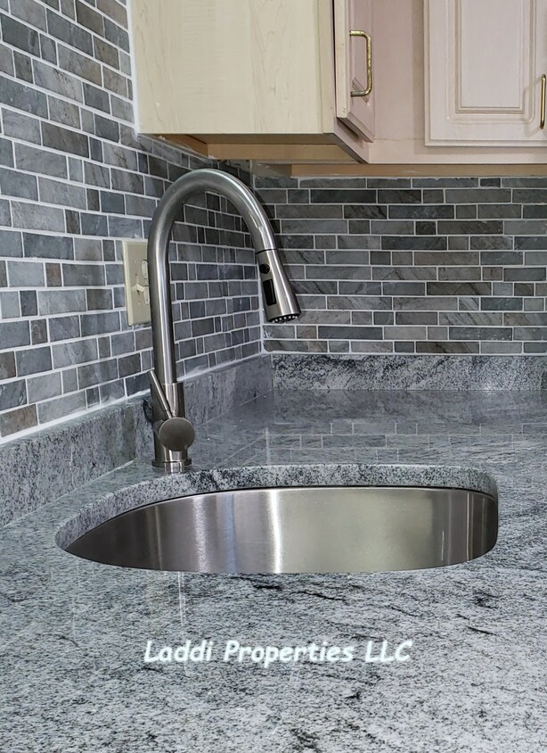 Kitchen Sink - 86 Beacon St