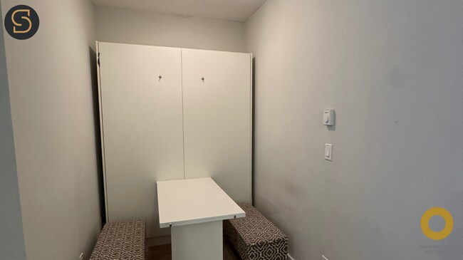 Photo du bâtiment - 7428 Byrnepark Walk