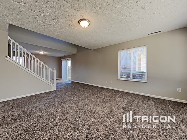 Foto del edificio - 644 Scotch Pine Dr