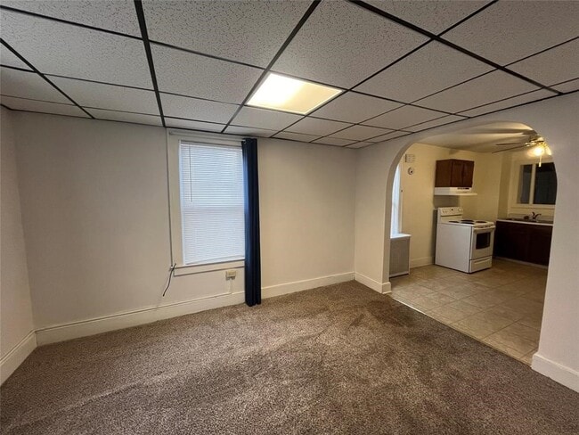 Foto del edificio - 3300 E Main St