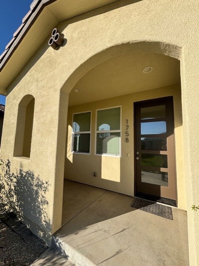 Building Photo - 1758 Thea Ave