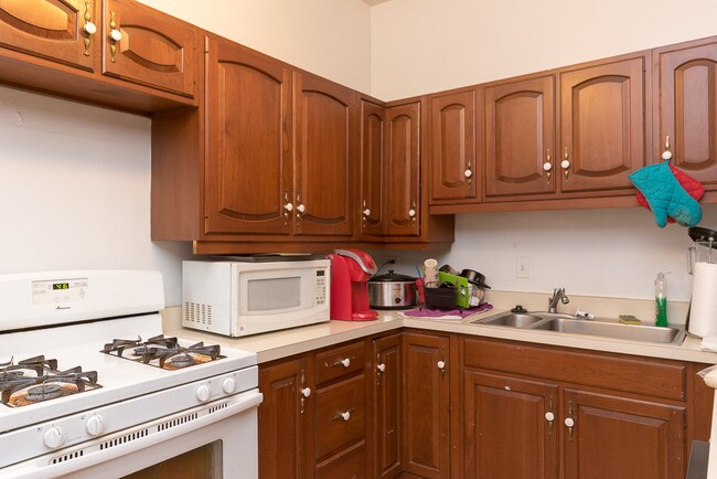 Foto del edificio - 3826 N Kenmore Ave