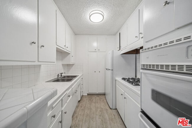 Building Photo - 1520 Hayworth Ave