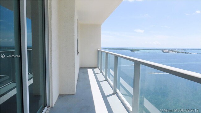 Building Photo - 1155 Brickell Bay Dr