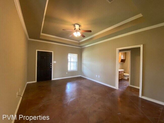 Building Photo - 3 br, 2 bath Apartment - 3032 Beauford