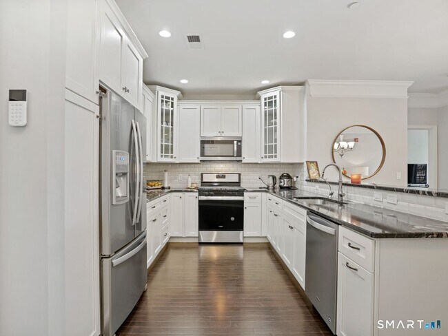 Foto del edificio - 302 Center Meadow Ln