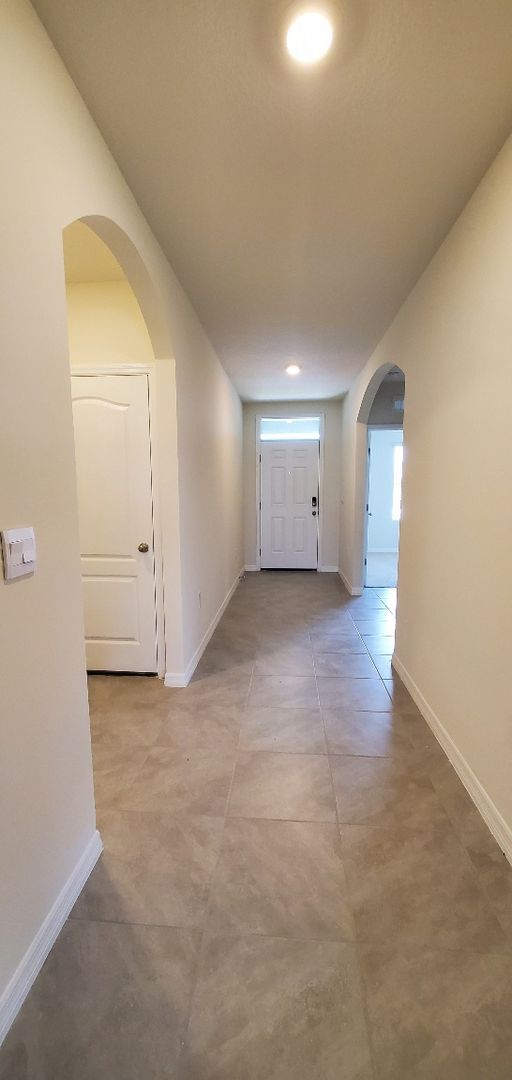 Building Photo - 3-Bedroom, 2.-Bathroom in Squires Grove/Winter Haven