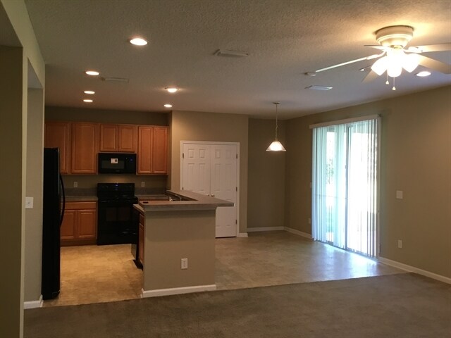 Foto del edificio - 5327 Cypress Links Boulevard