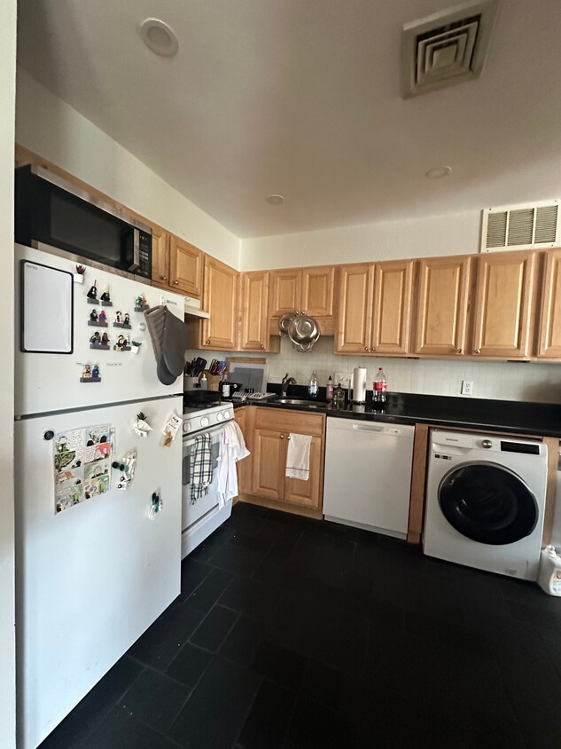 Primary Photo - 100 Riverway