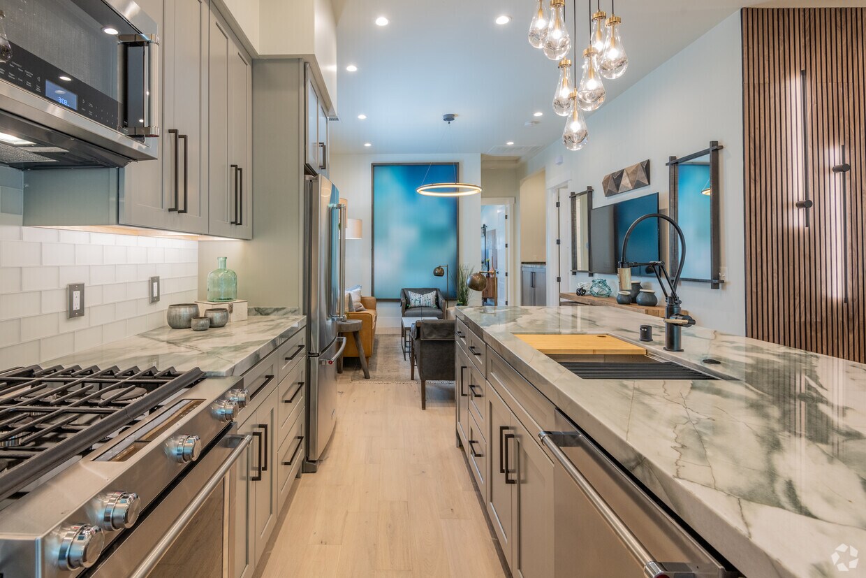 Luxury Spaces Midtown Apartments in Sacramento, CA