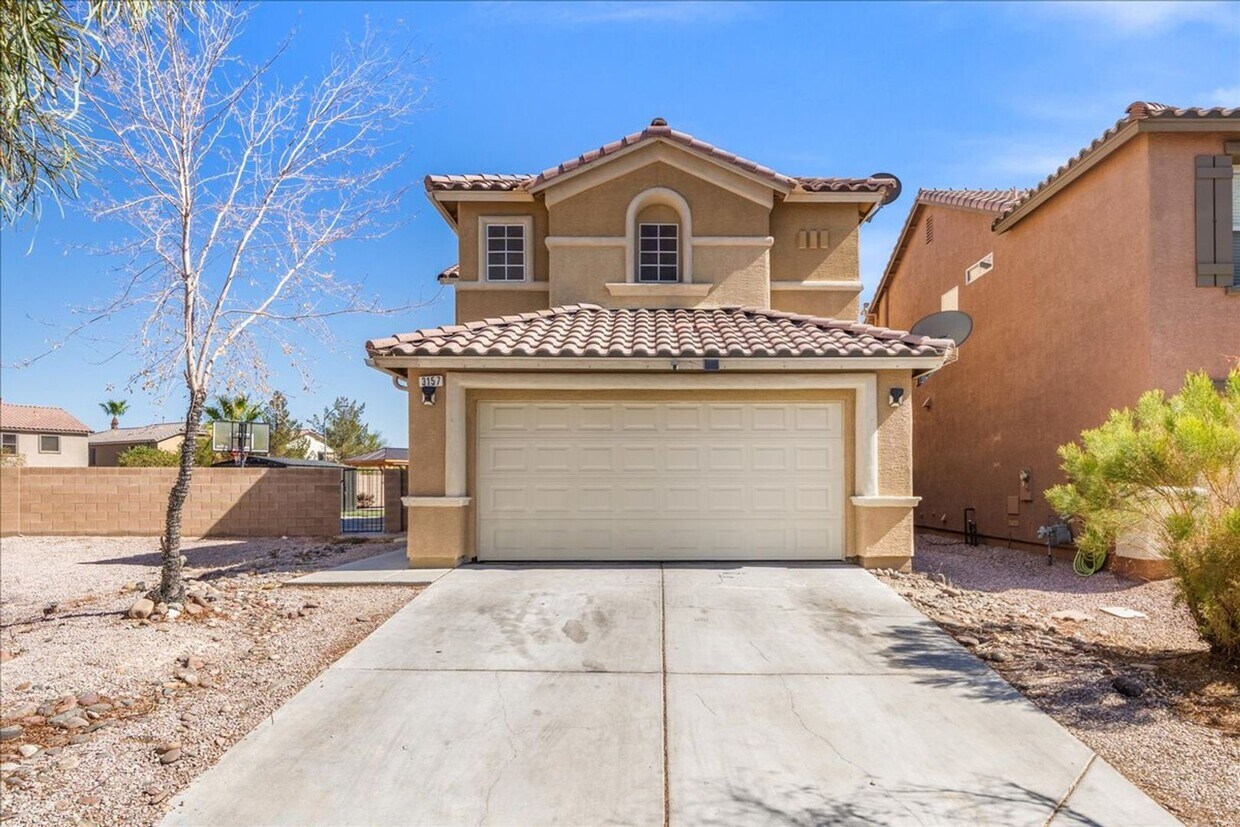 Foto principal - Stylish 4 Bedroom Living Meets Outdoor Fun