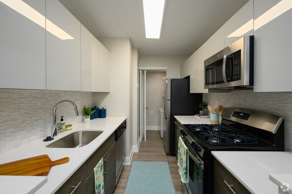 Regency Towers Apartments Apartments in Willow Grove, PA