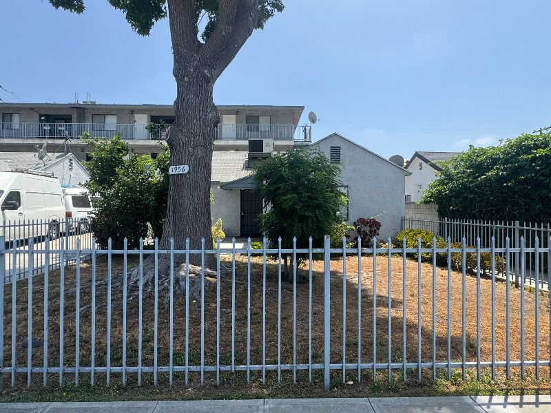 Foto principal - 1956 N Parish Pl