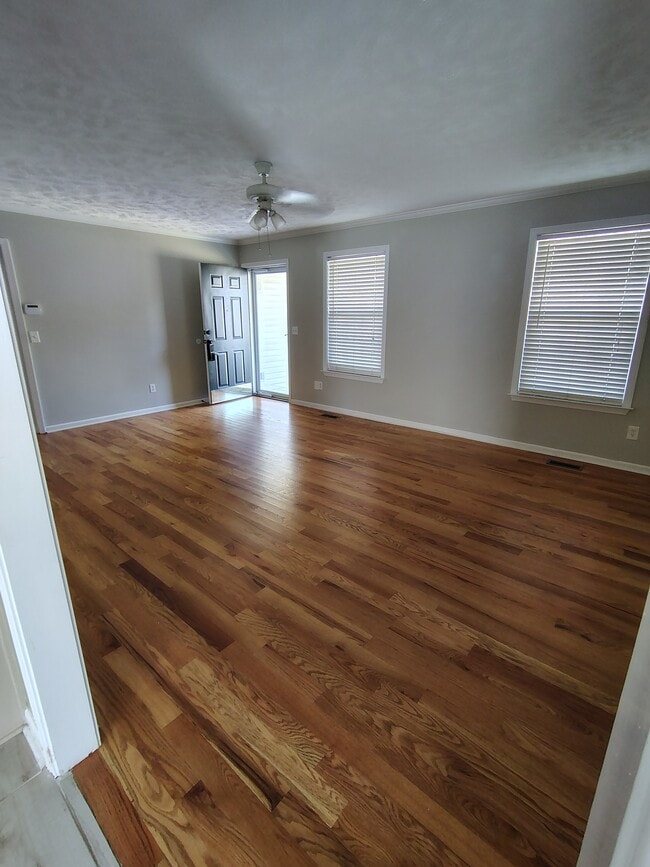 Building Photo - 692 Almondwood Pl