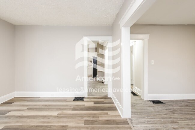 Foto del edificio - 1823 Sundale Ave