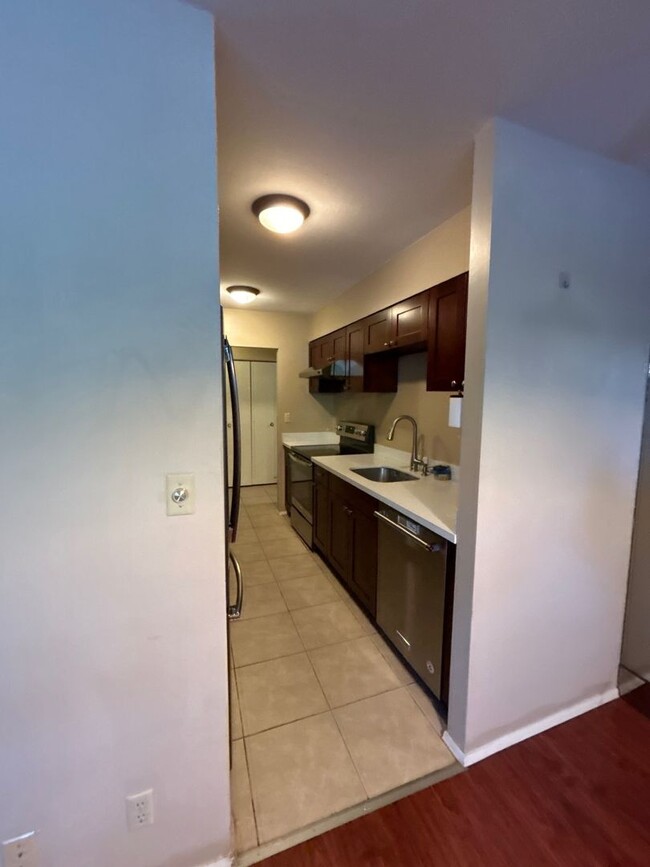 Foto del edificio - Fantastic 2 Bed 2 Bath Condo in the U Dist...