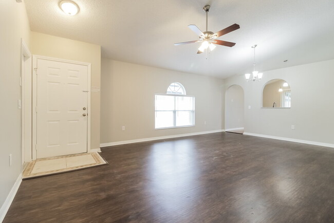 Foto del edificio - 7849 Harbor Bend Cir