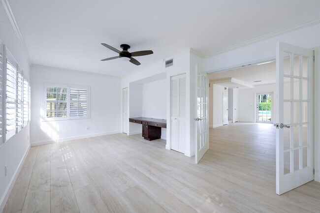 Building Photo - 336 Marlborough Pl