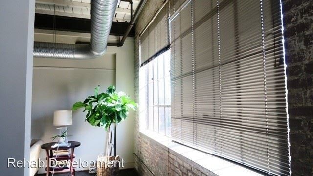 Foto del edificio - 401 W 4th St