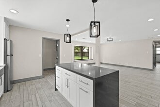 Building Photo - 5522 Braesvalley Dr
