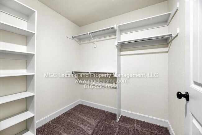 Foto del edificio - Foxridge Townhome - Limited Time Special: ...