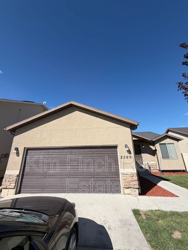 Foto del edificio - 2389 Hitching Post Dr