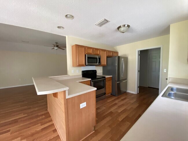 Foto del edificio - 7532 Avery Ln