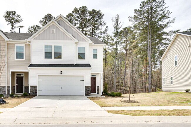 Foto del edificio - End-unit 3 bedroom townhome with Screened Porch!