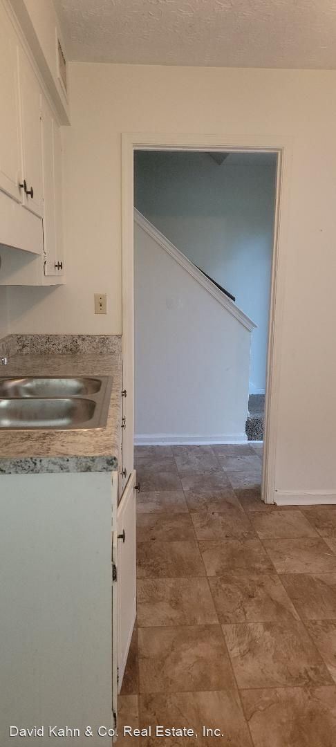 Building Photo - 2 br, 1.5 bath House - 2841 Jan Drive