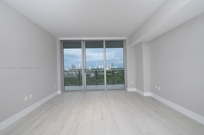 Foto del edificio - 16385 Biscayne Blvd