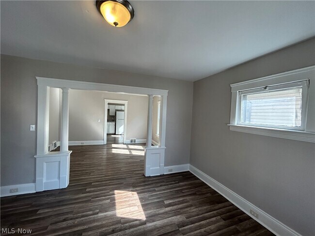 Foto del edificio - 3327 W 88th St