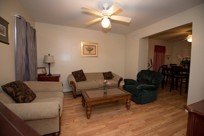 Building Photo - 4 bedroom in Easton PA 18042