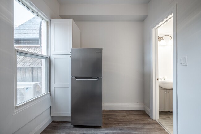 Photo du bâtiment - 2 Bedroom Unit close to downtown