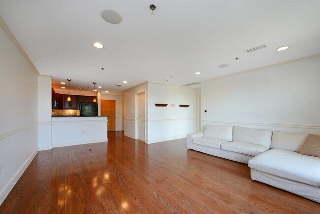 Foto del edificio - 812 Grand St