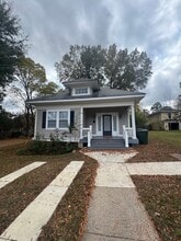 Building Photo - 517 Robinson Pl