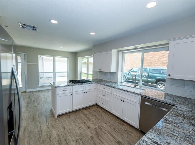Building Photo - 2414 Shoal Creek