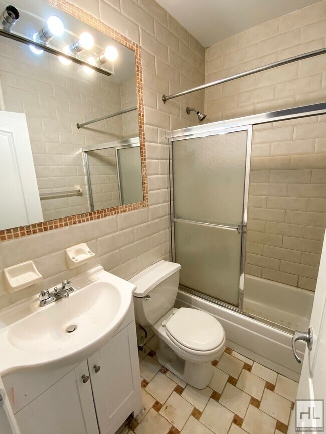 Foto del edificio - Cozy no fee 2 bedroom in Hudson Yards!