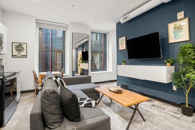 Building Photo - 209 9th St