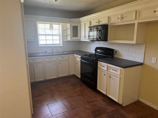 Foto del edificio - 6830 Langdon Ln