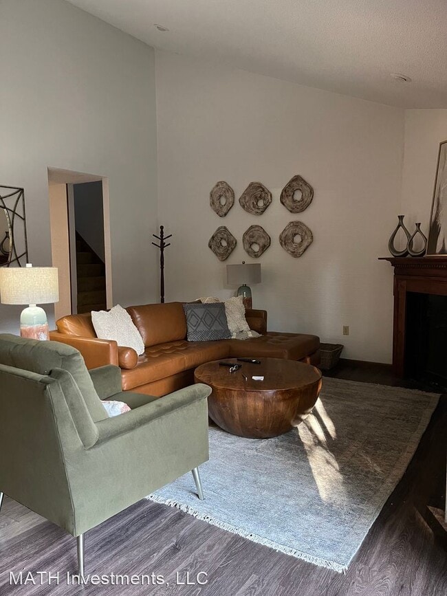 Building Photo - 2 br, 2 bath House - 2719 B Greenbriar Dr.