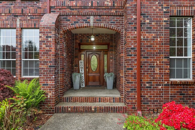 front door - 5109 Sunset Ct NE